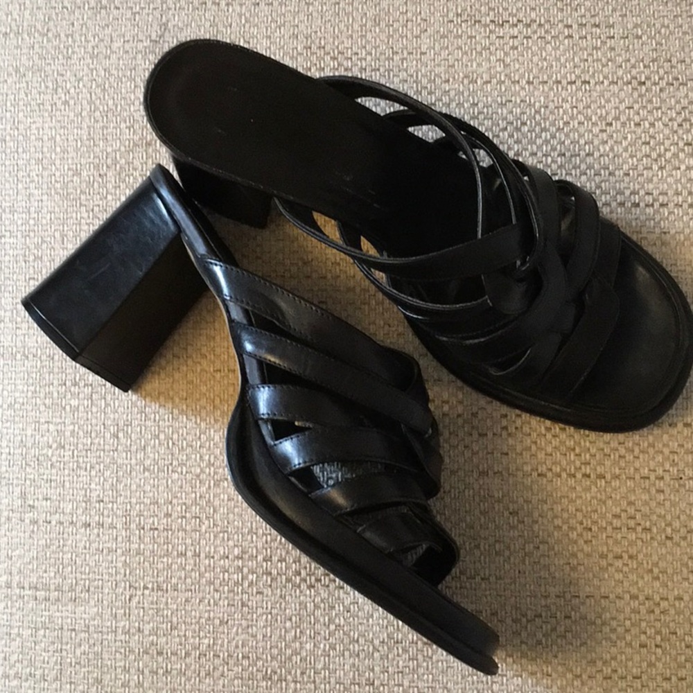Vintage black platform sandal.